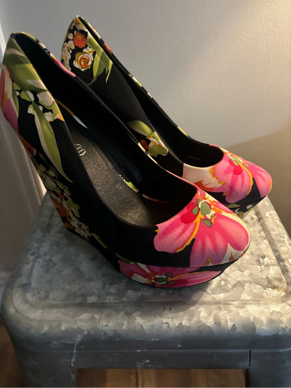 Aldo Black Floral Pink Platform Wedge Pumps